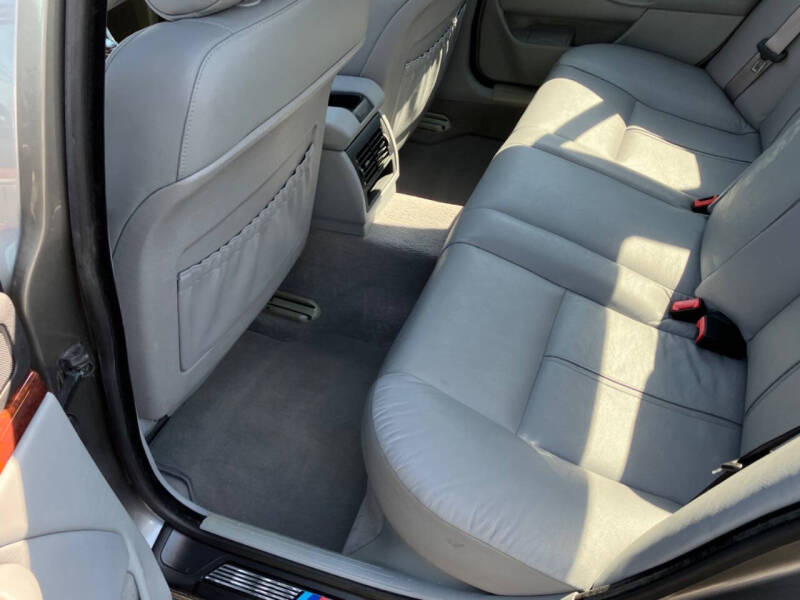 2002 BMW 5 Series 530i