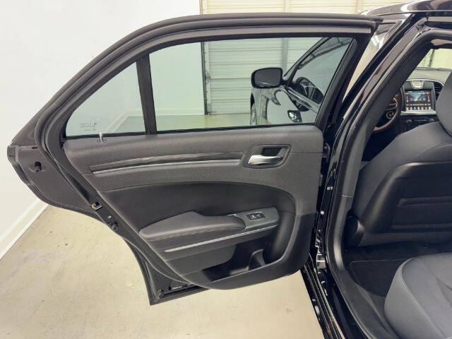 2018 Chrysler 300