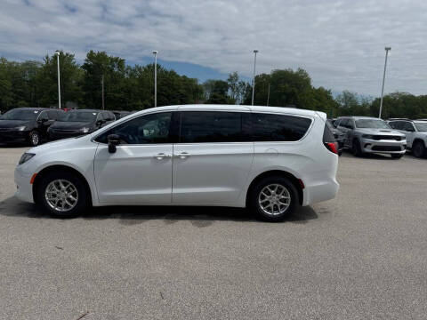 2027 Chrysler Pacifica LX