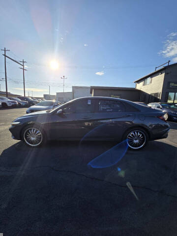 2024 Hyundai Elantra SE