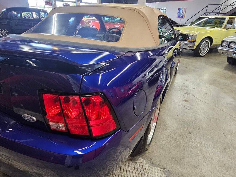 2004 Ford Mustang GT Deluxe