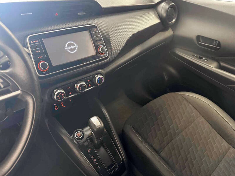 2022 Nissan Kicks S