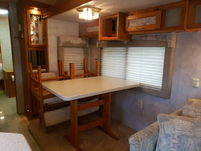 1999 Freightliner XC Chassis