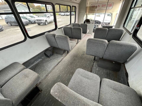 2005 Ford E-Series E-450 SD