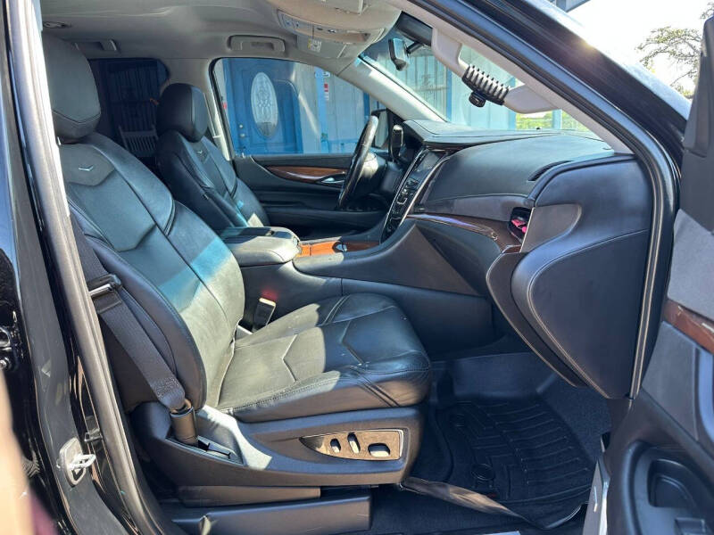 2019 Cadillac Escalade Standard