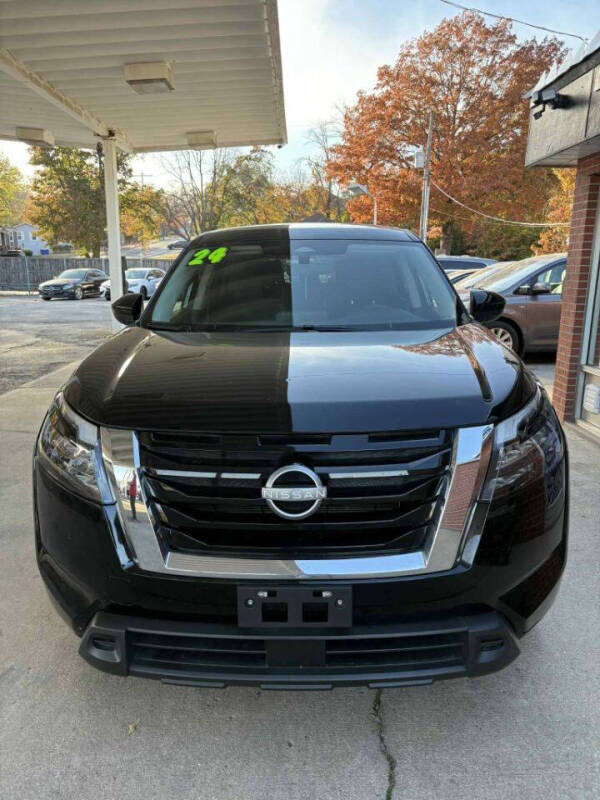 2024 Nissan Pathfinder S