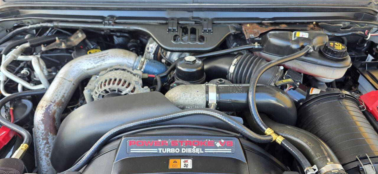 Silver 2005 Ford Excursion XLT XLT 4WD 4dr SUV 28