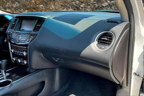 2015 Nissan Pathfinder SL