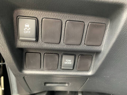 2017 Nissan Pathfinder SV