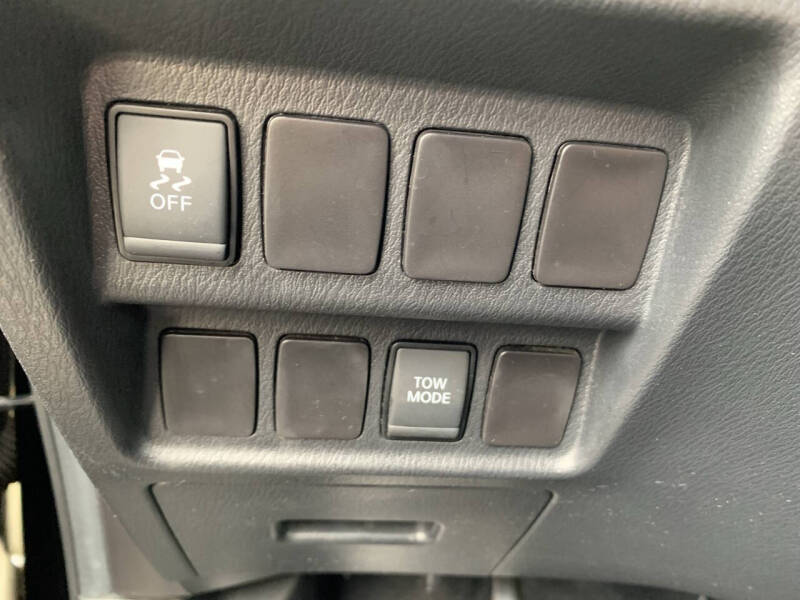 2017 Nissan Pathfinder SV