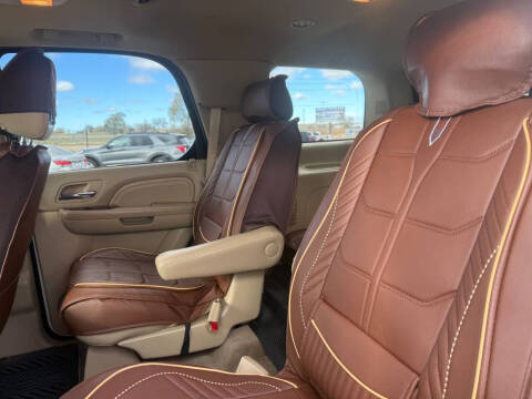 2010 Cadillac Escalade Luxury