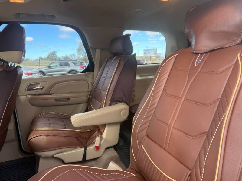 2010 Cadillac Escalade Luxury