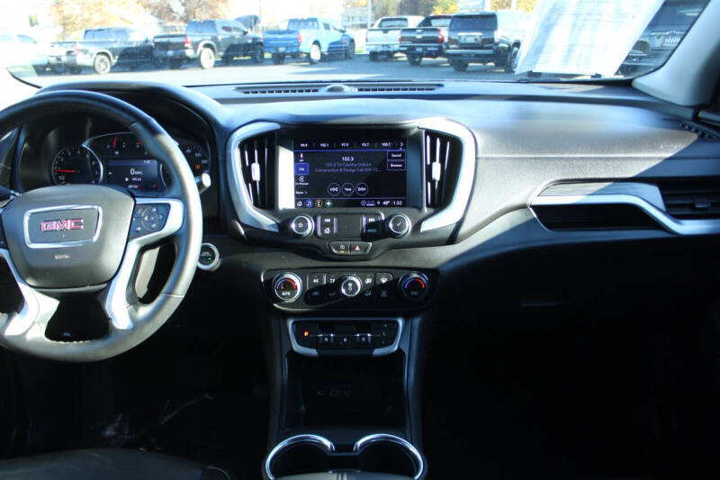 2024 GMC Terrain SLT