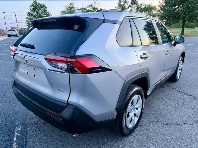 2020 Toyota RAV4 LE