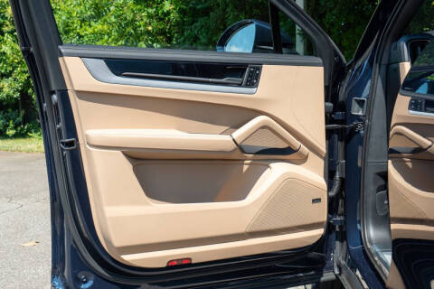 2025 Porsche Cayenne E-Hybrid Coupe