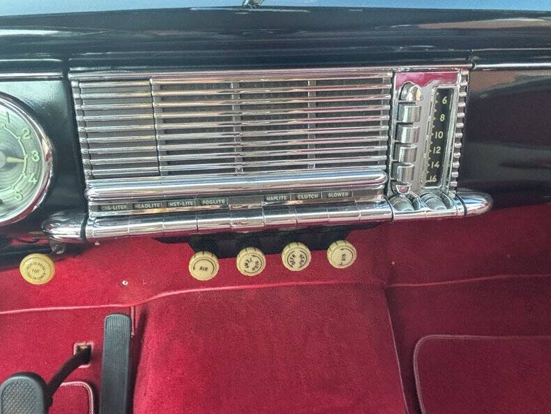 1950 Packard Custom 8 Victoria