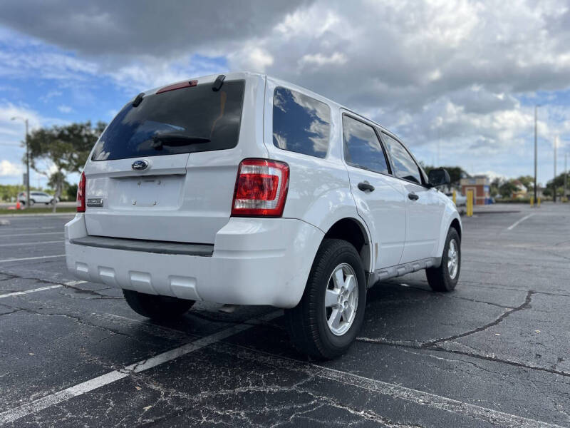2009 Ford Escape XLS