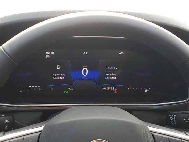 2025 Volkswagen Taos SE Black