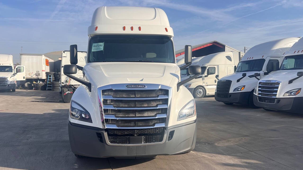 2020 Freightliner Cascadia for sale at KING TRUCK TRAILER SALES in Bakersfield, CA