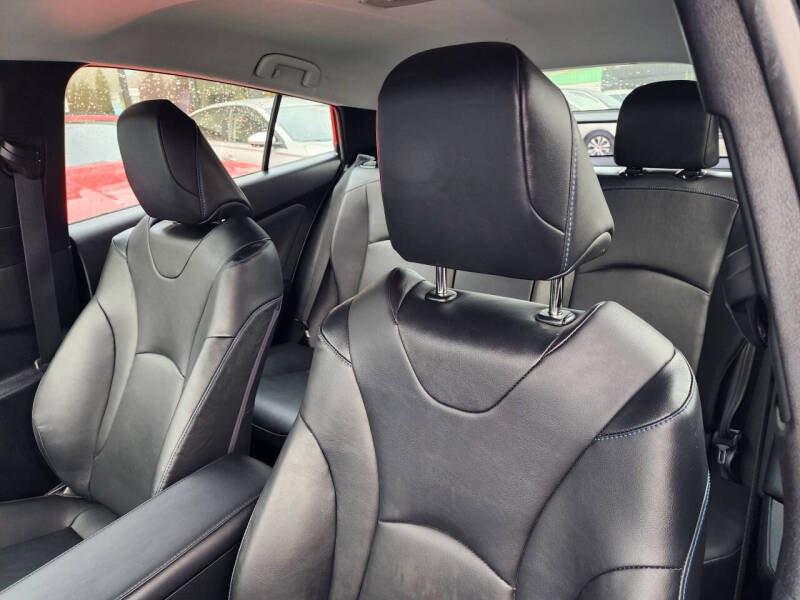 2016 Toyota Prius Three