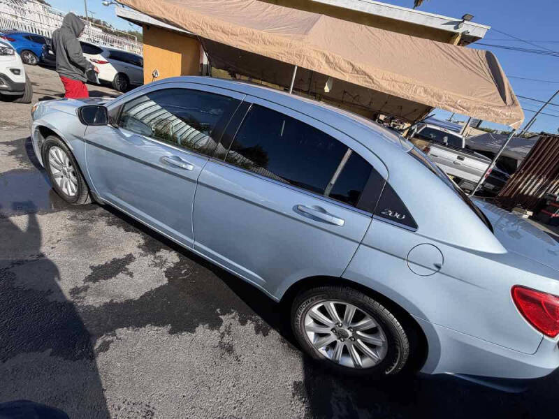 2013 Chrysler 200 Touring