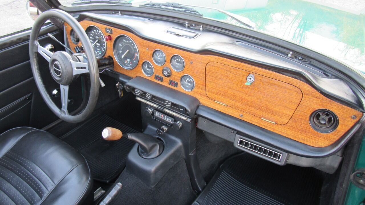 1973 Triumph TR6 24