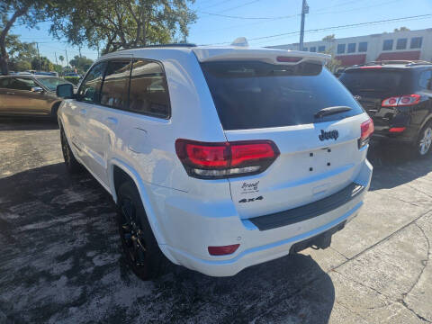2020 Jeep Grand Cherokee Laredo