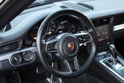 2017 Porsche 911 Carrera 4