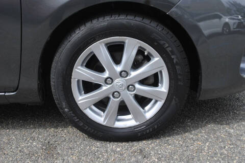 2017 Toyota Yaris 5-Door LE