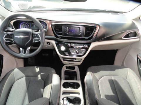 2017 Chrysler Pacifica LX
