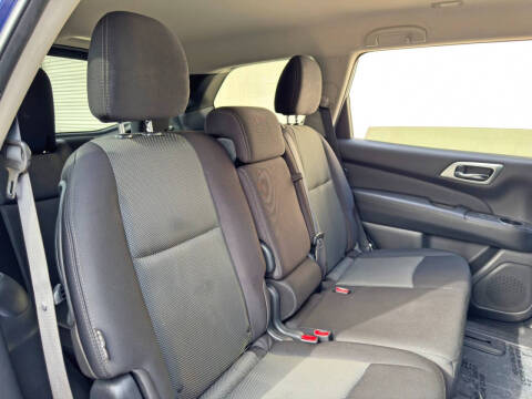 2020 Nissan Pathfinder S
