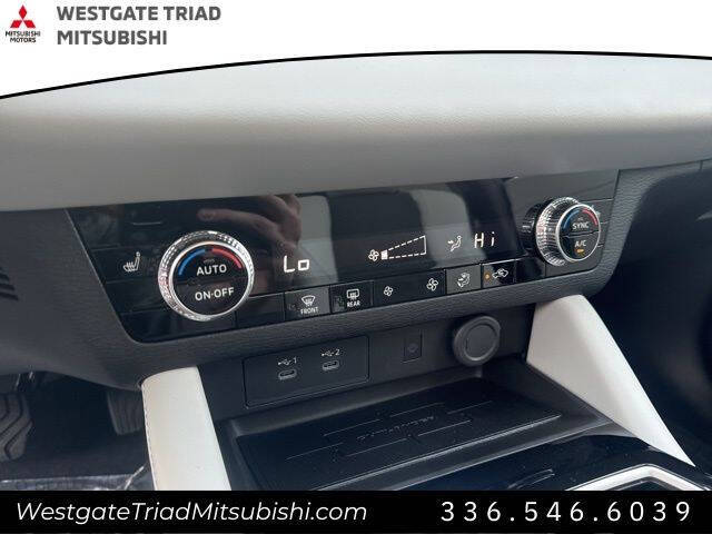 2025 Mitsubishi Outlander SE