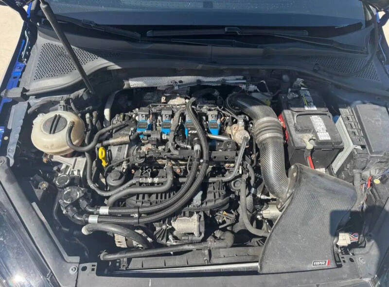 2017 Volkswagen Golf R 4Motion