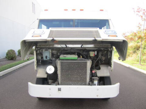 2005 Freightliner MT45 Chassis