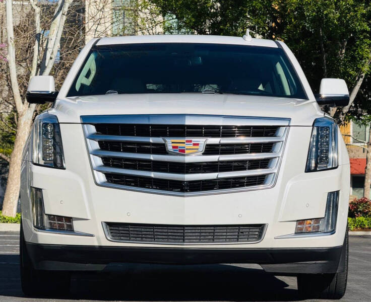 2018 Cadillac Escalade Luxury