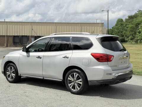 2019 Nissan Pathfinder SL