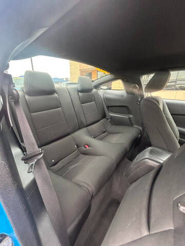 2011 Ford Mustang V6