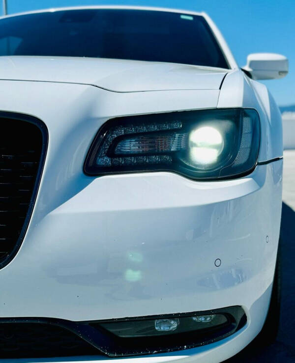 2018 Chrysler 300 S