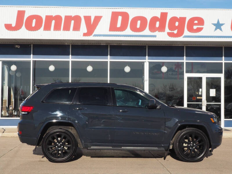 2017 Jeep Grand Cherokee Altitude's photo