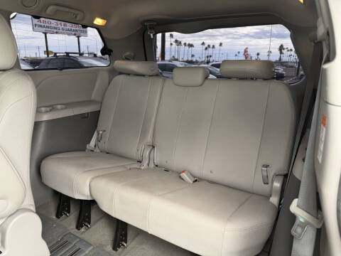2016 Toyota Sienna XLE Premium 8-Passenger
