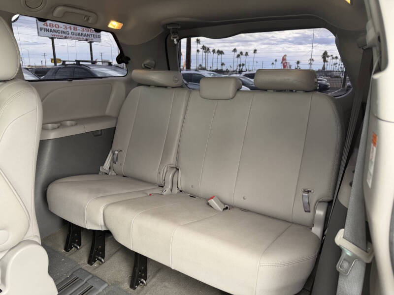 2016 Toyota Sienna XLE Premium 8-Passenger