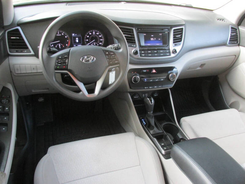 2016 Hyundai Tucson SE