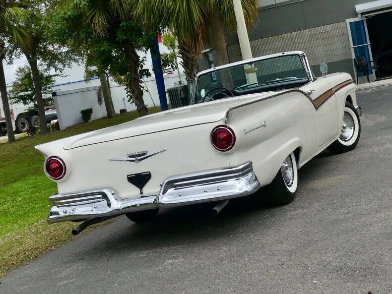 1957 Ford Fairlane