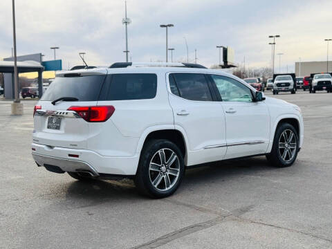 2017 GMC Acadia Denali