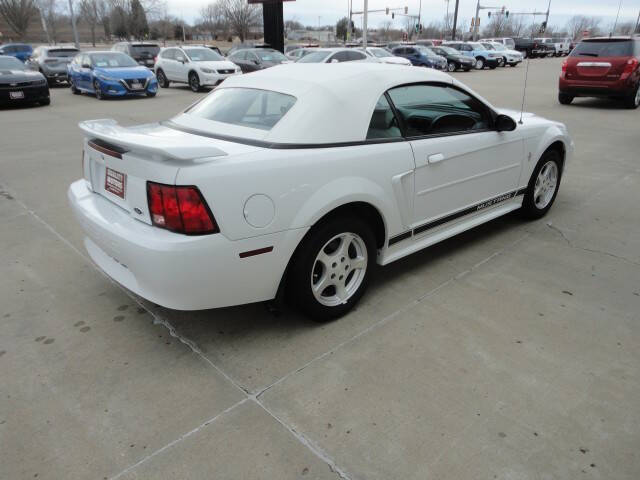 2002 Ford Mustang Deluxe