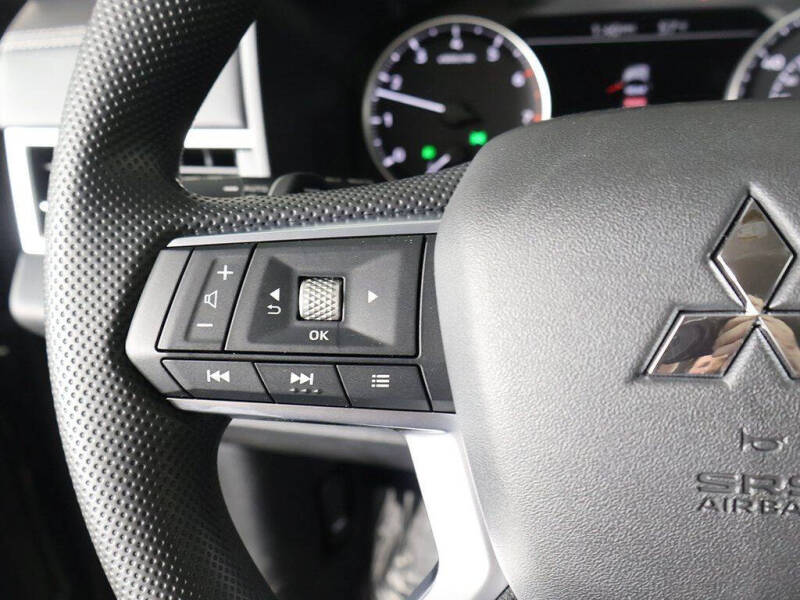 2026 Mitsubishi Outlander ES