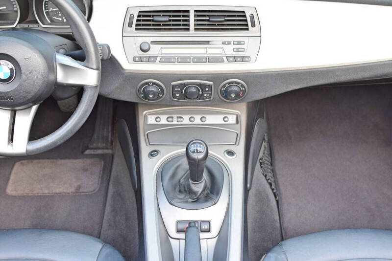2003 BMW Z4 2.5i
