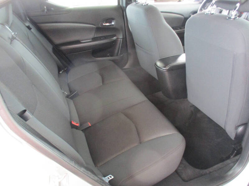 2012 Dodge Avenger SE V6