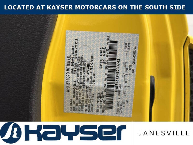 2004 Ford Mustang GT Deluxe