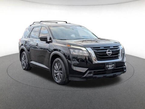 2024 Nissan Pathfinder SV